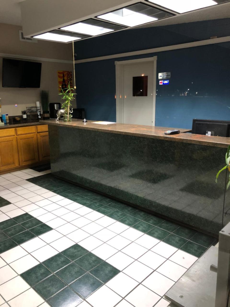 Delux Inn Cleburne Exteriér fotografie